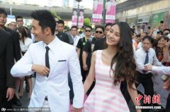 Baby：对黄晓明确实一见钟情 婚礼筹备符合理想