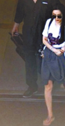 开服一条龙男友李晨预演做奶爸 范冰冰遮肚孕味浓